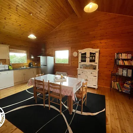 Charmante Maison En Bois Pour 5 Personnes Avec Terrasse Et Jardin - Fr-1-426-580