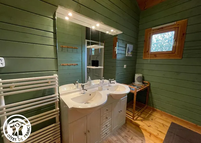 Дом отдыха Charmante Maison En Bois Pour 5 Personnes Avec Terrasse Et Jardin - Fr-1-426-580 *