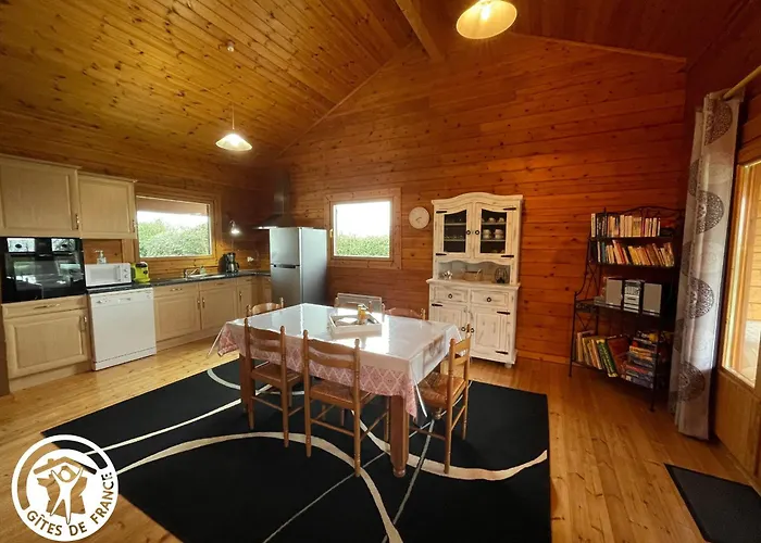 Charmante Maison En Bois Pour 5 Personnes Avec Terrasse Et Jardin - Fr-1-426-580